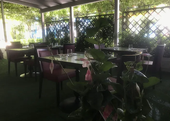 普罗蒂餐厅酒店 2* 卡托利卡