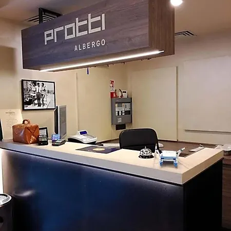 מלון Ristorante Protti 2*